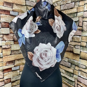 Maxime labeyrie paris silk scarf kkk10 size 31x 31 inches