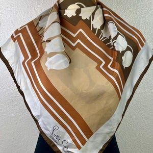 Freeshipping Pierre Cardin silk Scarf vintage scarves  Size 31 inches Sz 1845