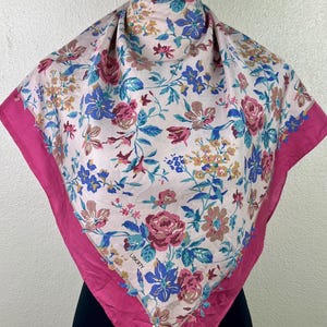 Freeshipping Liberty silk Scarf design floral  Size 34 inches Sz 1840