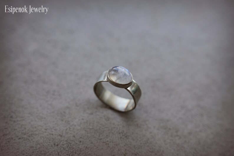 Moonstone jewelry White stone ring White sky gemstone Anniversary gift wife Mom birthday Daughter honeymoon gift New mom gift bridesmaid