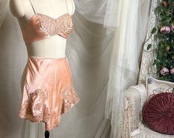 Vintage jaren '30 bralette en tapbroek dansset - rijke perzikkleurige zijdesatijn met warm taupe kant | S