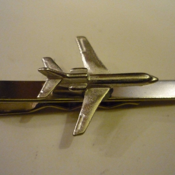 Falcon 50/900 code104 Plane Fine English Modern Pewter on a Tie Clip (slide)