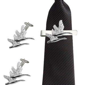 B9 Schwäne Englische Manschettenknöpfe Krawattenschieber-Sets Krawattennadel Bolo-Hals-Krawatte Kiltdecke Pin-Chromgold oder Zinn-Finish erhältlich