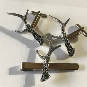 Roe antler  On A Pair of Cufflinks With A Tie Slide Set A56 Made From English Modern Pewter