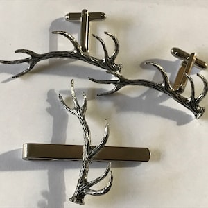 Red stag antler On A Pair of Cufflinks With A Tie Slide Set A58 Made From English Modern Pewter