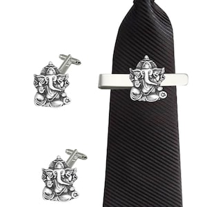 R205 ガネーシャ 2.1 cm X 2.9 cm 高級英国製ピューター製カフスボタン、ネクタイスライドセット、タイピン、キルト、クロームゴールドまたはピューター仕上げ