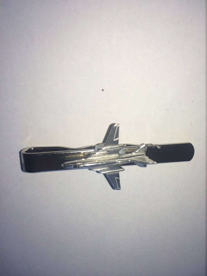 Vickers Viscount C53 Plane Fine English Modern Pewter on a Tie Clip slide