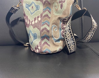 Handcrafted Crossbody Bag in Jacquard Fabric