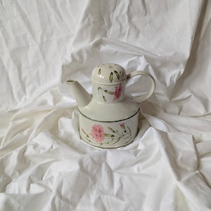 Midwinter, Carnation, 'Invitation' Tea Pot, Vintage