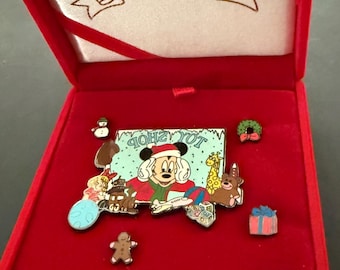 Rare Disney 2000 Disneyland Exclusive, Christmas 5 Pin Set, Mickey’s Toy Shop, Boxed Limited Edition, Red Velvet Box