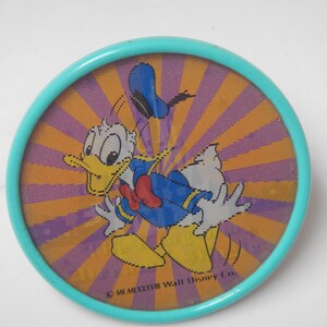 Authentique Disney, Tokyo Disneyland Souvenir, Donald Duck, Cinderella Castle, vintage 1988 Disneyana, Lenticular Image, Pin Back Button