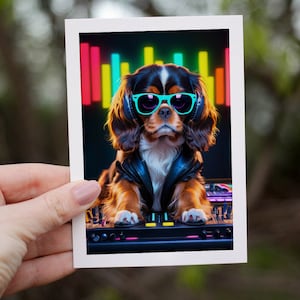 Nosso cachorro é um DJ - Cartão de felicitações - King Charles Spaniel | King Charles Cavalier Spaniel | Cartão para cachorro | Cartão de aniversário para pai de cachorro | Cartão para animal de estimação