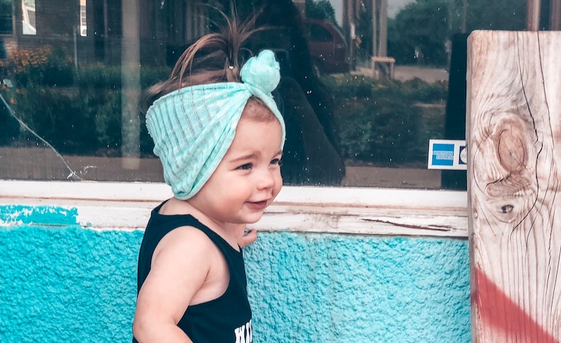Aqua ribbed knit top knot