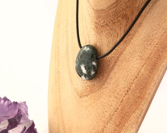 Stonehenge preseli bluestone pendant with neck-cord, stone pendant suitable for both men and women, ancient stone pendant