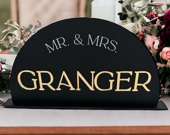 3D Mirrored Acrylic Arch Wedding Head Table Mr Mrs Sign, Laser Cut Last Name Bride and Groom Newlywed Sweetheart Table Decor Signage