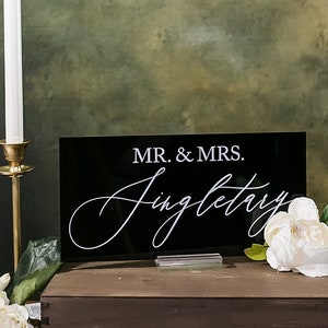 Mr and Mrs Table Signs, Clear Glass Look Acrylic Head Table Sign With Stand, Perspex Bride Groom Table Top Sign, Sweetheart Table Sign