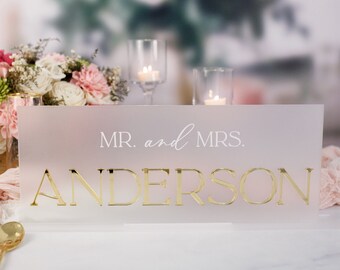 3D Mirrored Acrylic Wedding Head Table Mr Mrs Sign, Laser Cut Last Name Bride and Groom Newlywed Sweetheart Table Decor Gold Frosted Signage