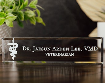 Veterinarian DVM Glass Office Desk Name Plate, Clear New Vet Animal Doctor Nameplate, Practitioner Appreciation Gift, Vet School Graduation