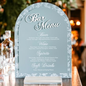 3D ARCH Blaue Toile Blumen Chinoiserie Brautdusche oder Hochzeitsempfänge Signature Cocktail Zeichen, Luxus Elegant Französisch Blau Bar Menü Dekor