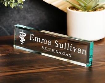 Veterinarian DVM Glass Office Desk Name Plate, Clear New Vet Animal Doctor Nameplate, Practitioner Appreciation Gift, Vet School Graduation