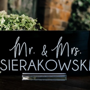 Mr and Mrs Table Signs, Clear Glass Look Acrylic Head Table Sign With Stand, Perspex Bride Groom Table Top Sign, Sweetheart Table