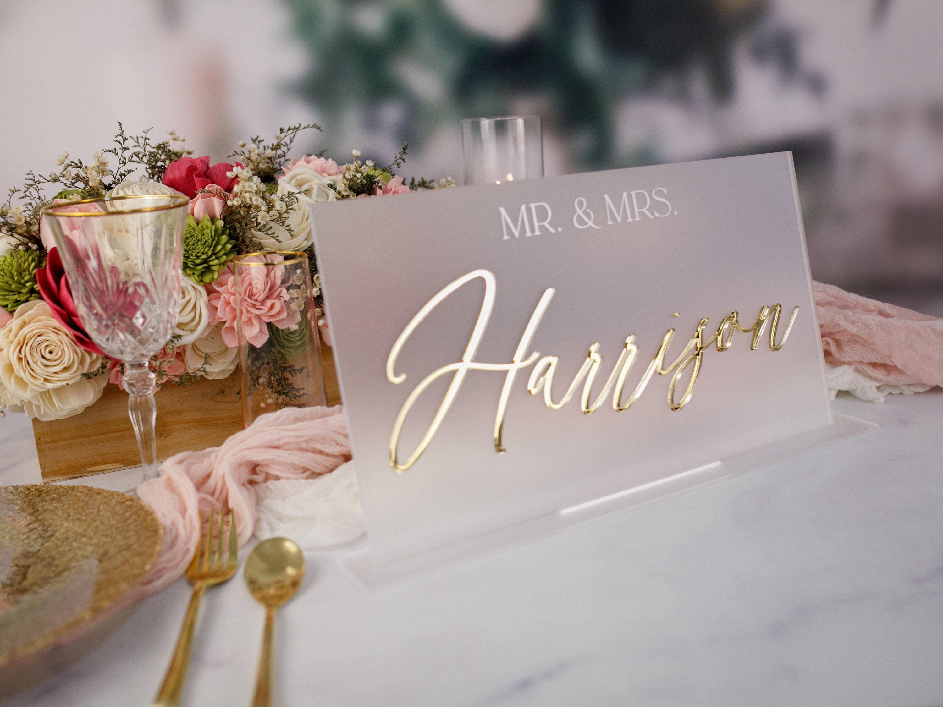 3D Mirrored Acrylic Wedding Head Table Mr Mrs Sign, Laser Cut Last Name Bride and Groom Newlywed Sweetheart Table Decor Gold Frosted Signage