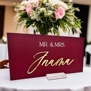 3D Mirrored Acrylic Wedding Head Table Mr Mrs Sign, Laser Cut Last Name Bride and Groom Newlywed Sweetheart Table Decor Gold Frosted Signage