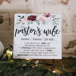 Pastor&#39;s Wife Appreciation Day Tile Plaque Gift and Stand Christian Minister Gift Idea, Preacher Spouse Recognition Award From Congregation