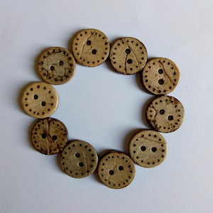 Boutons en forme de coquille de noix de coco - Motif brûlé à la main - Lot de 10