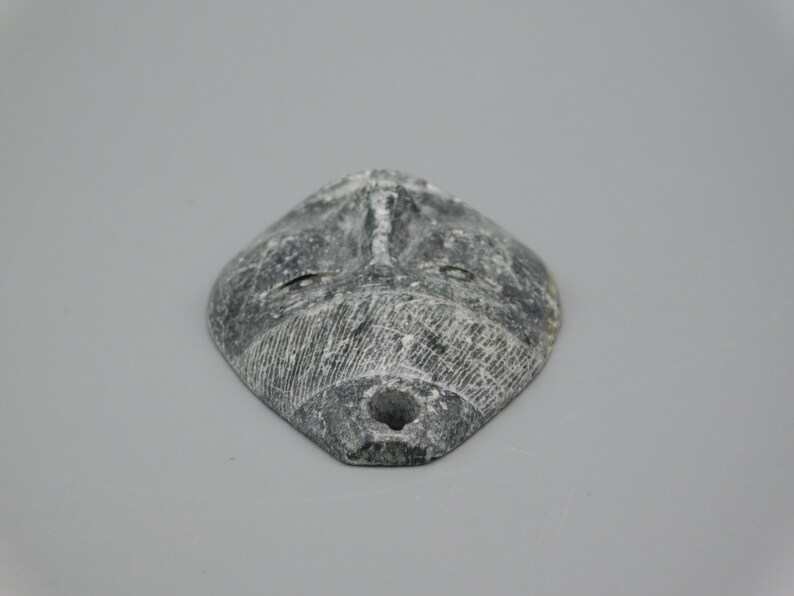 c1965 Inuit Soapstone Jewelry Carving by Mosesie Kolola Harbour Lake Inuit Sculpture 1930-1985