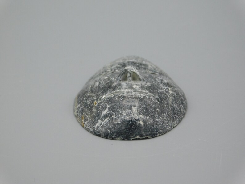 c1965 Inuit Soapstone Jewelry Carving by Mosesie Kolola Harbour Lake Inuit Sculpture 1930-1985