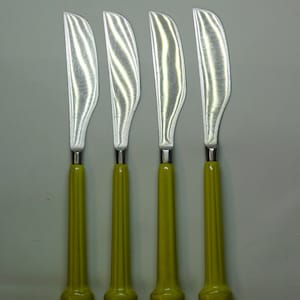Vintage Denby Baroque Knifes set of 4, large 8 3/4 inch Dinner Knifes.