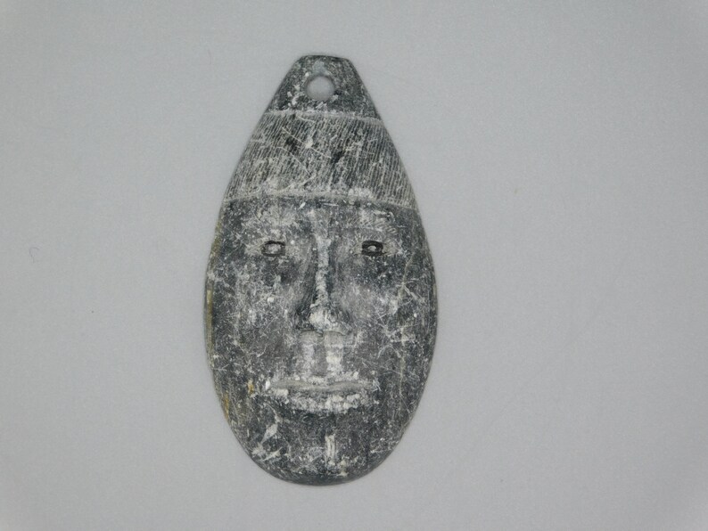 c1965 Inuit Soapstone Jewelry Carving by Mosesie Kolola Harbour Lake Inuit Sculpture 1930-1985