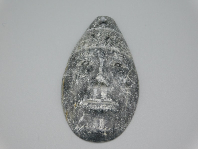 c1965 Inuit Soapstone Jewelry Carving by Mosesie Kolola Harbour Lake Inuit Sculpture 1930-1985