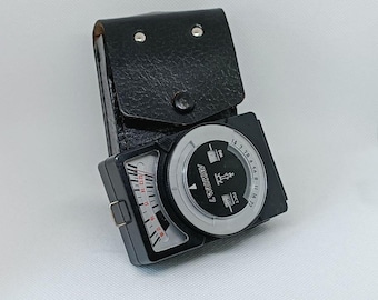 Gift for photographer, Vintage Light Meter Leningrad, Phototechnics of the USSR 1980, Made in USSR