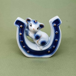 Miniature Ceramic Figurine Rat Mouse Porcelain Decor Collectible Tiny Mouse Statue Gifts Animal Figurine Mouse in a Horseshoe for Good Luck