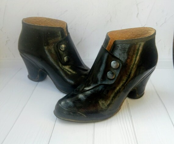 Antikes Paar Schuhe Knopfstiefel Antike Damenstiefel der UdSSR