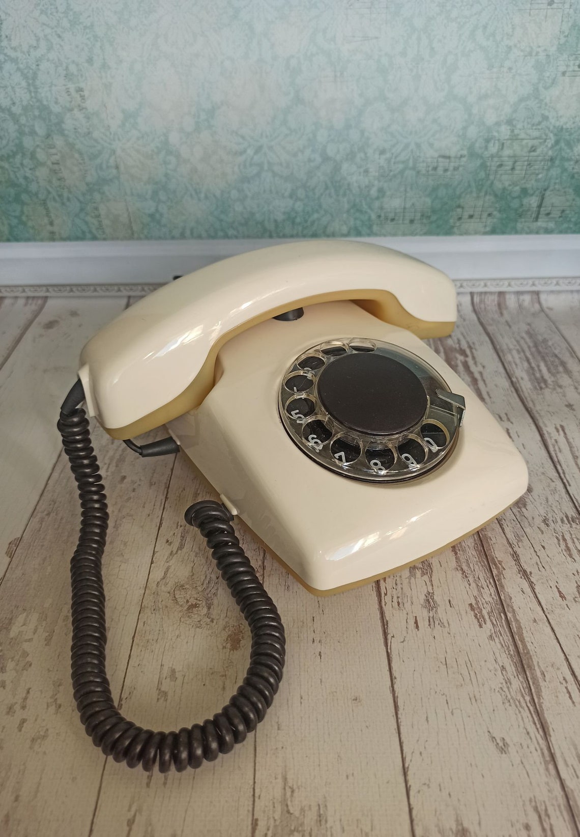 Desktop Vintage White Phone Retro Office Decor Old Phone Vintage Home ...