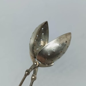 Vintage Tea Brewing Metal Spoon Tea Strainer, Tea Accessories Retro Kitchen, USSR Vintage łyżeczka do herbaty w filiżance, filtr do herbaty
