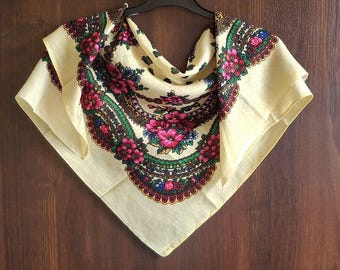 Szal kwiatowy Żółty szalik Szal Pashmina Szal damski Boho folk etniczny Ukraiński szal Prezent dla niej Kwiatowy szalik na głowę Damski szalik prezentowy