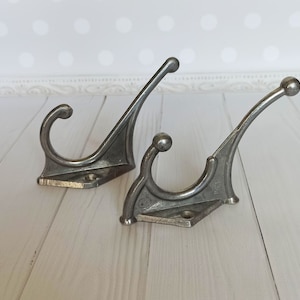 2 Vintage Metal Hooks Hangers Vintage Home decor Retro Vintage Coat Rack Double Coat Hook Rustic Chic Wall hook Towel hook