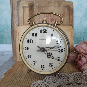 Vintage 70s Vintage Home decor Retro Clock the USSR Vintage decor USSR alarm clock Table clock Mechanical desk wind up clock
