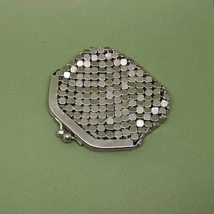 Monedero de metal de mujer vintage, billetera de mujer soviética, billetera de metal soviética, billetera de metal de color plata vintage, bolsa cosmética pequeña, bolsa de metal