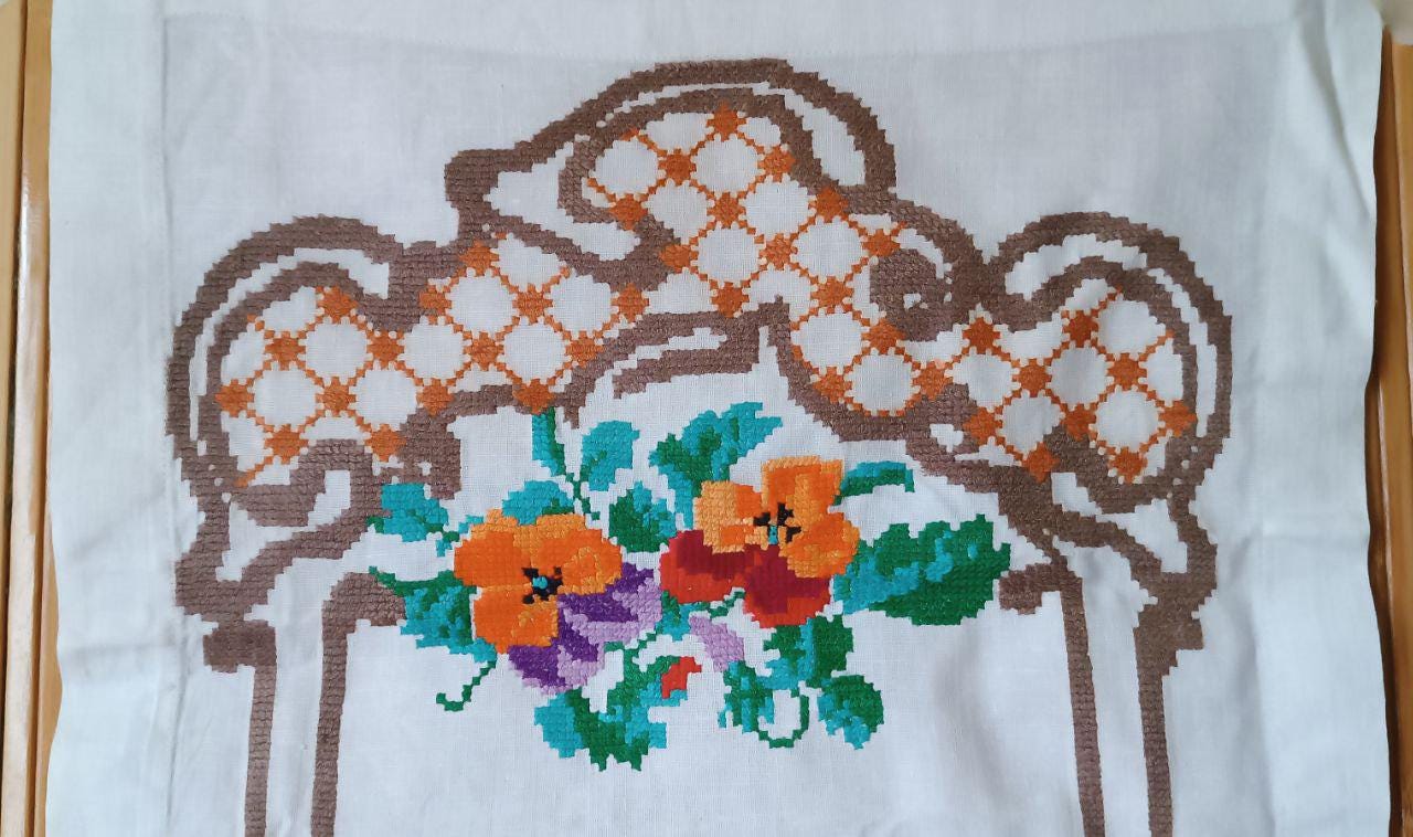 アンティーク　ヴィンテージ　テーブルクロス　刺繍 アンティーク刺繍テーブルクロスヴィンテージ刺繍テーブルランナー