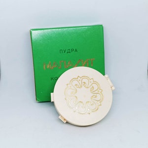 Kompaktes Vintage Pulver hergestellt in der UdSSR in den 1970er Jahren Pulverdose Vintage Spiegel und Pulver Geschenk für eine Frau Compact Kosmetik UdSSR Powder Box