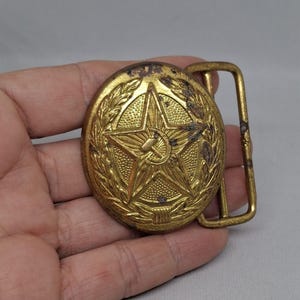 Buckle on the officer&#39;s belt of the Armed Forces of the USSR Brass Army Belt Buckle USSR Military Star Vintage Collectible Army
