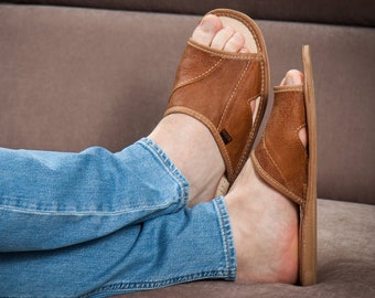 peep toe sliders