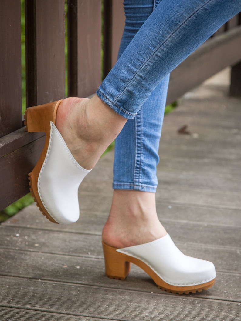 Zuecos de tacón blanco para mujer con suelas de madera zuecos Etsy