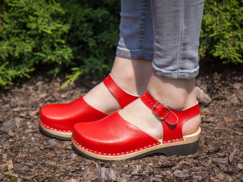 comfortable womens clogs