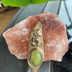 Korean Jade with Bumblee & Flower Pendant